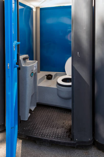 Best Luxury portable toilet rental  in Asbury, IA